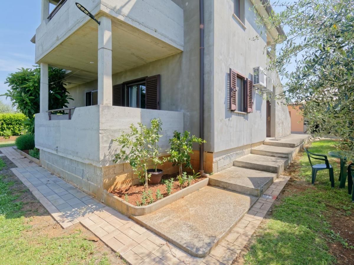 Apartment Laganis Plovanija エクステリア 写真